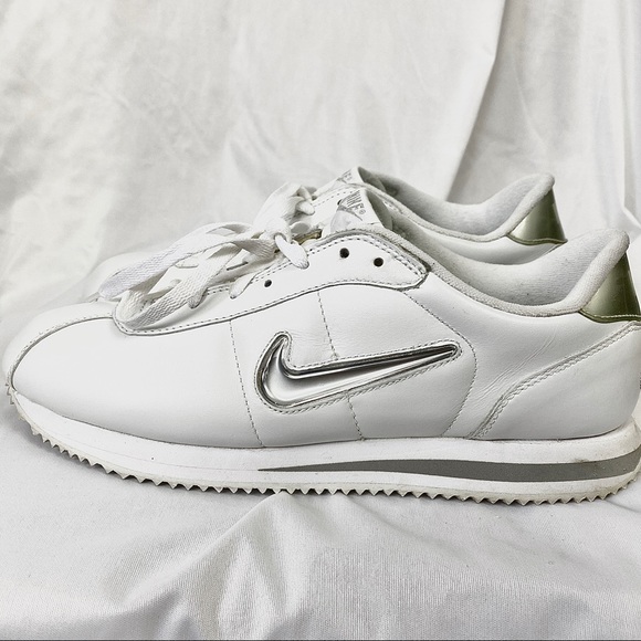 nike cortez silver swoosh
